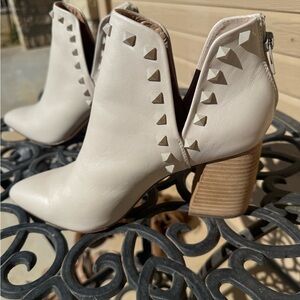 Steve Madden Cream Studded Heeled Boots